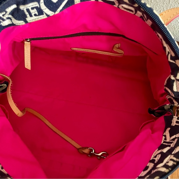 Dooney & Bourke duffle travel bag - Picture 4 of 10